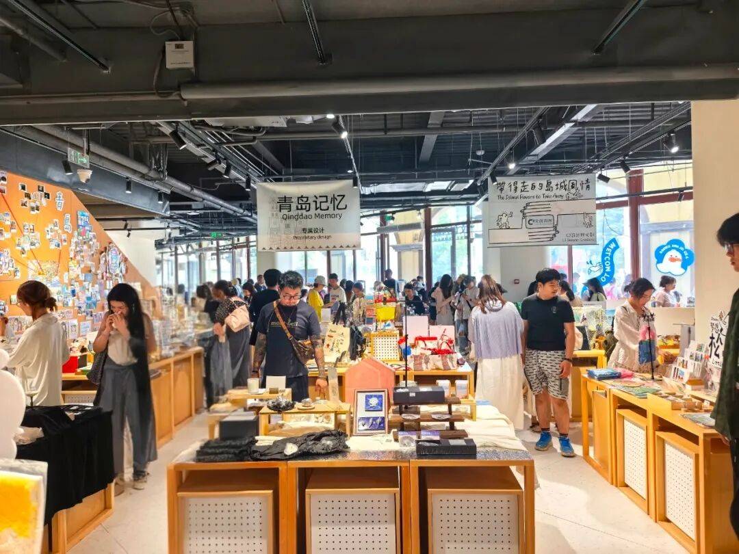 ：历史城区爆款文创解锁城市新名片PG电子麻将胡了模拟器青岛市南(图3)